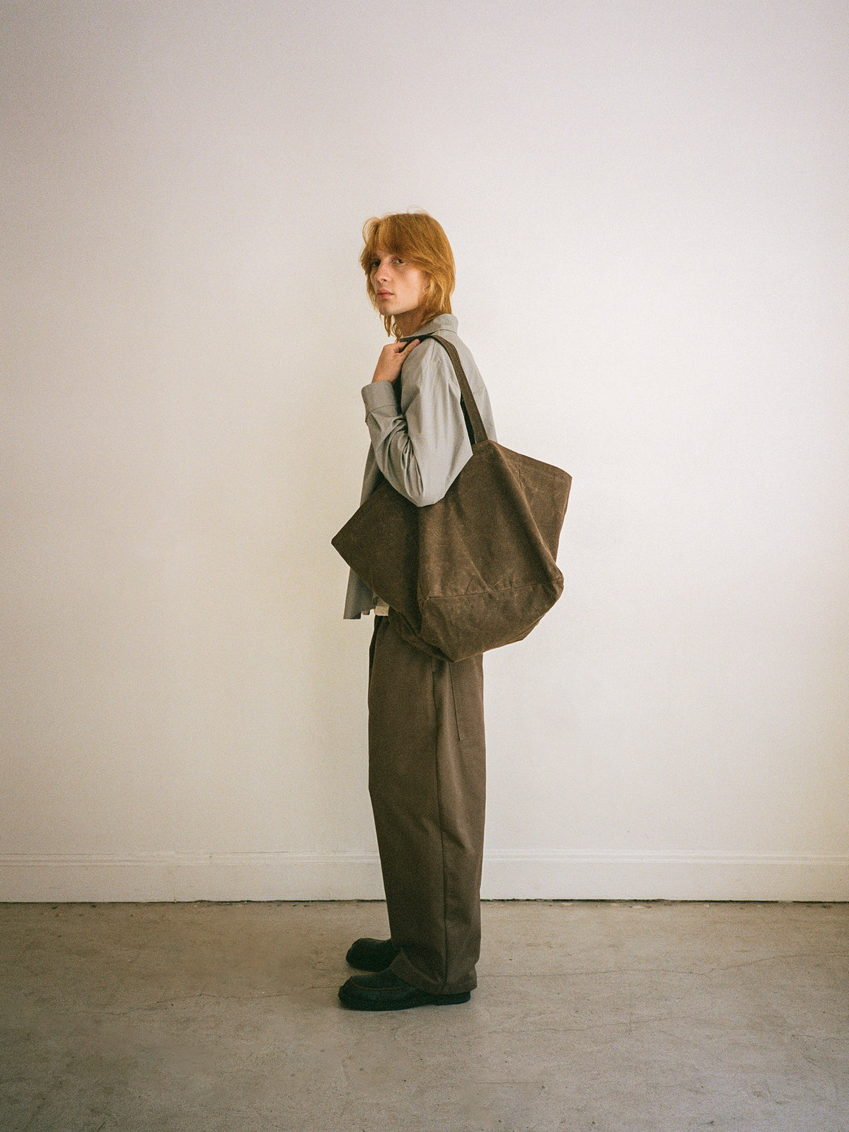 wafu リネンバスケットバッグ WF x AS Box Tote in Clove | Are Studio