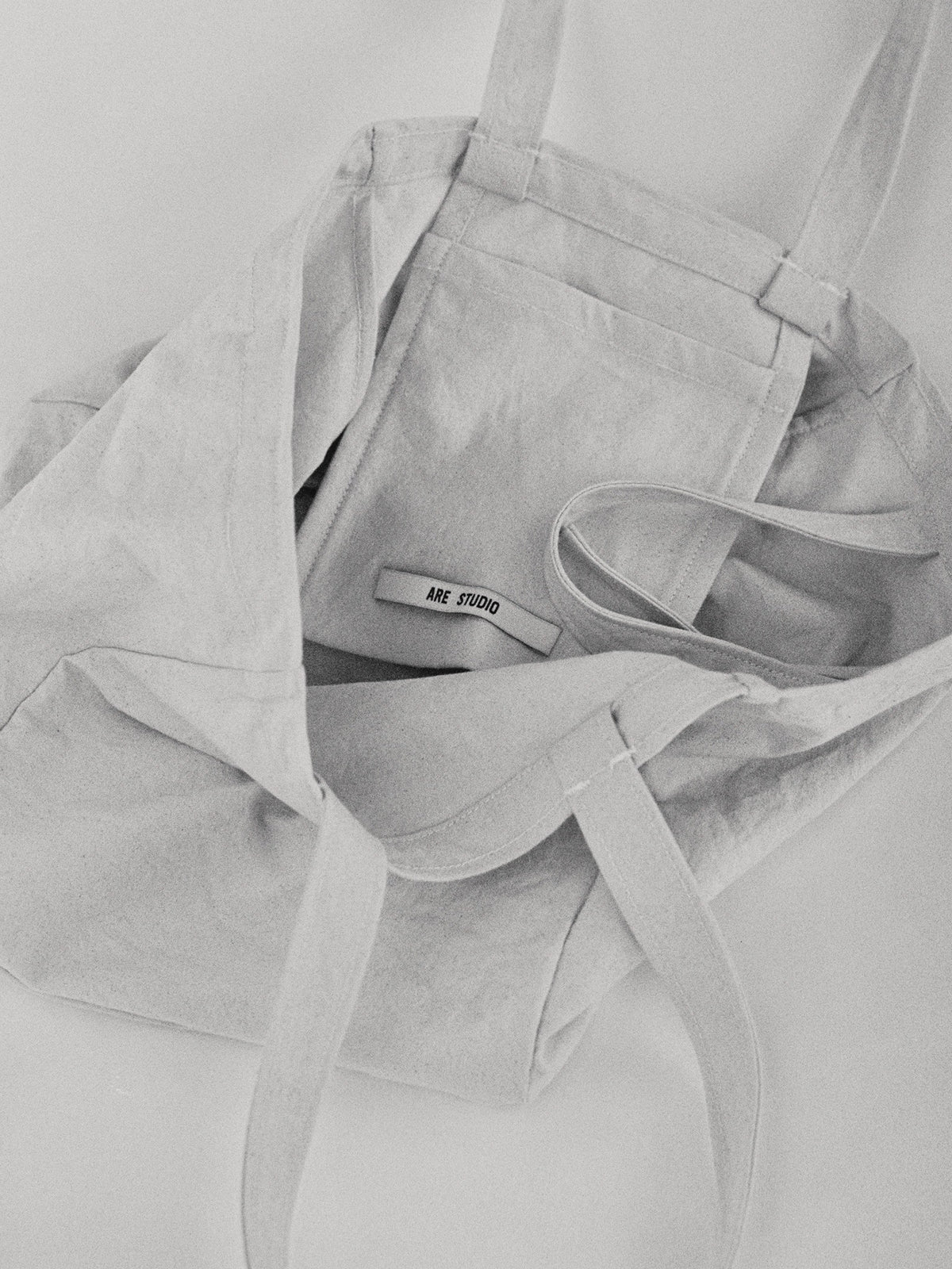 Inside details - pocket, hand straps & ties